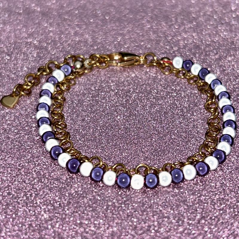 Sort/GråHvitt  perlearmbånd med gull/sølvfarget stållenke