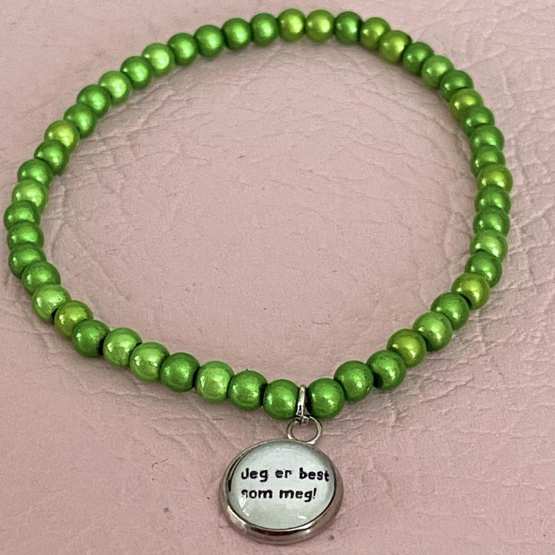 4 mm perler armbånd m/anheng_grønt
